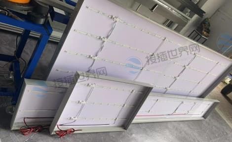 广告灯箱的内部连接