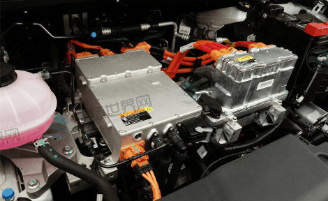 车载充电机的低压通信及控制接口