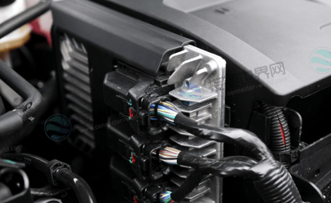 发动机控制单元(ECU)