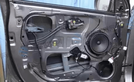 车门与车身连接处的线束密封