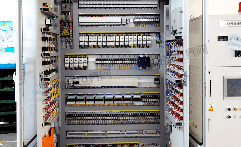 工业控制柜内的主电源