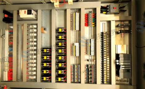PLC控制柜内部布线