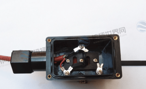 加热带的电源连接盒